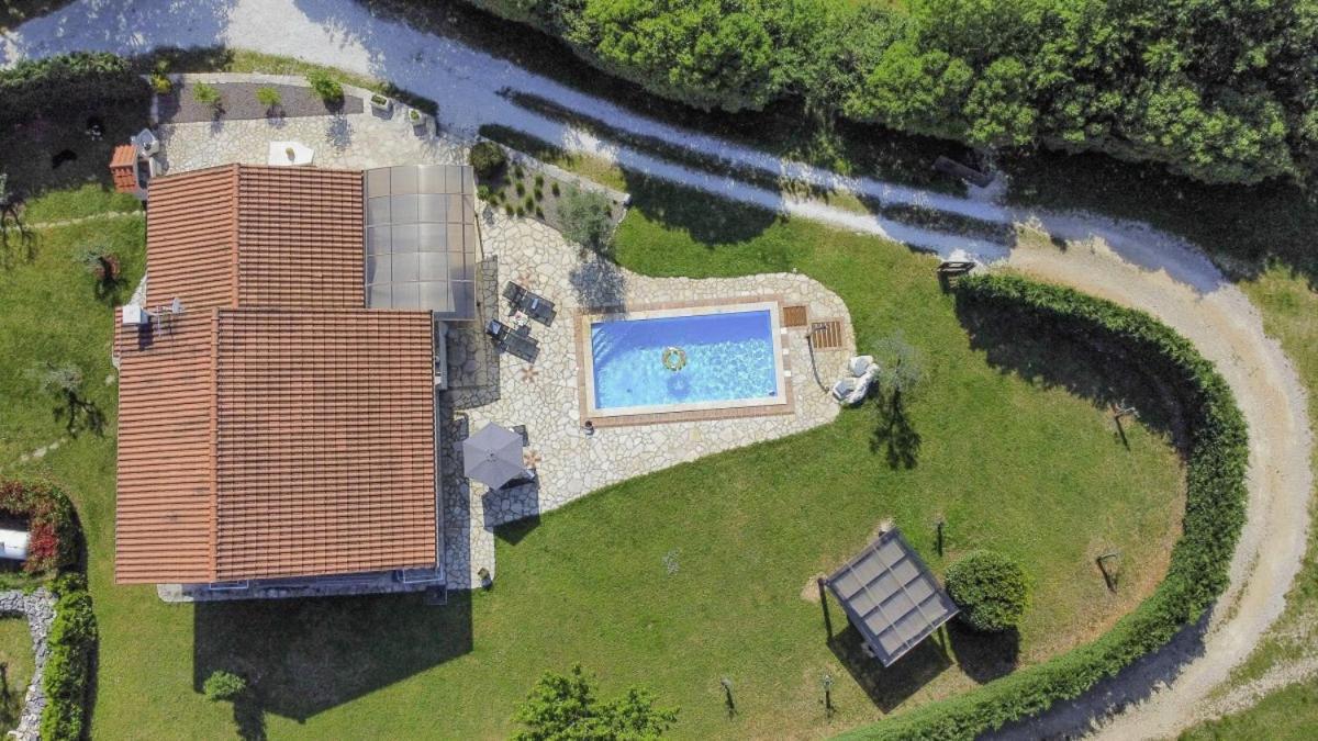 Bella Collina In Krajcar Brijeg - Haus Fuer 4-5 Personen Žminj